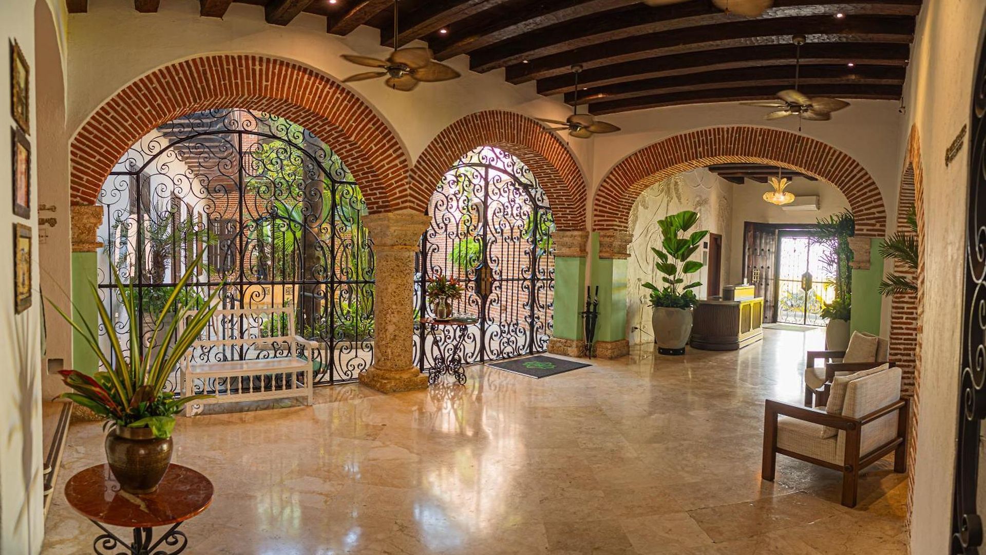 Hotel Capellan De Getsemani 5*