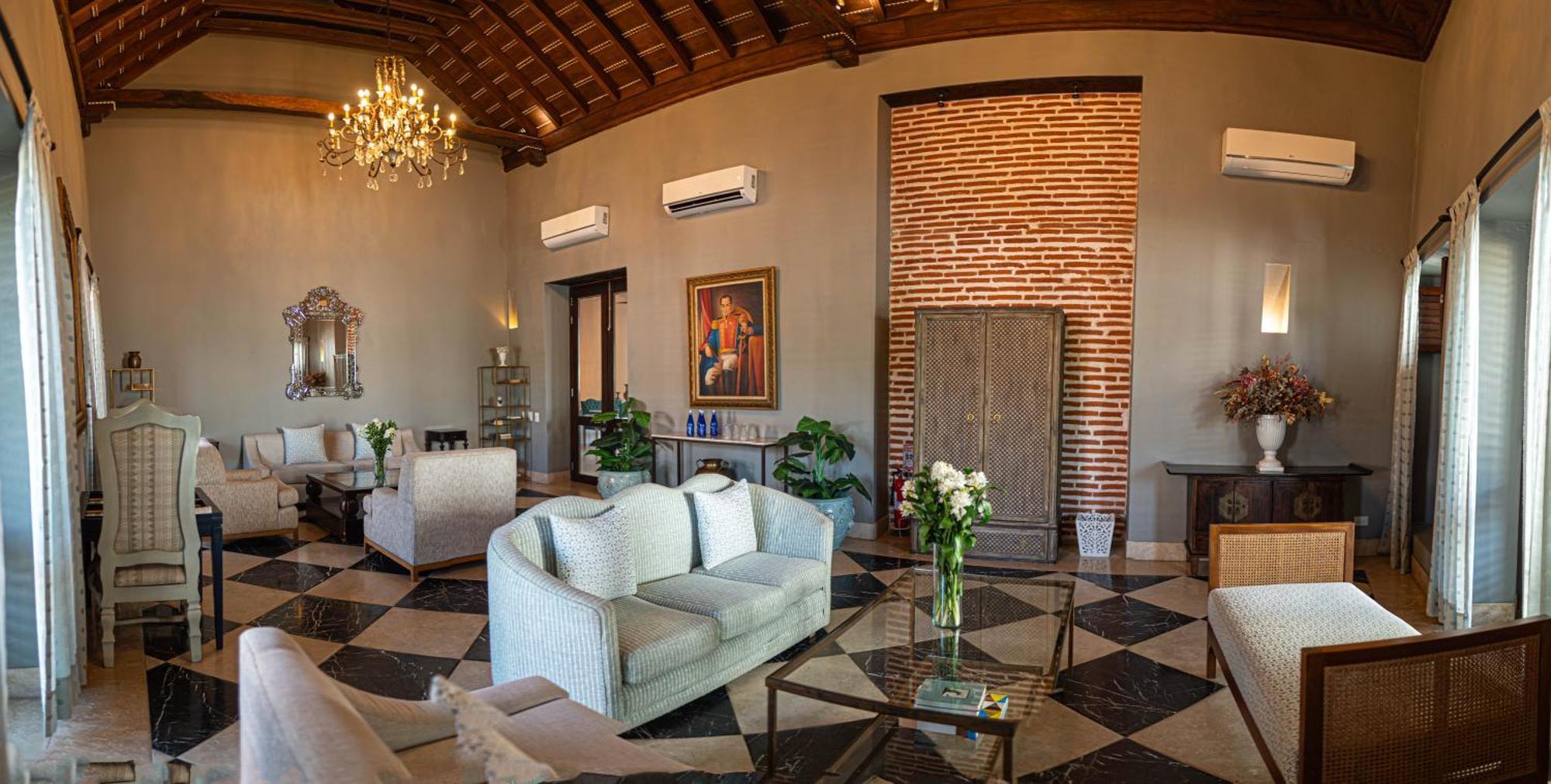 Capellan De Getsemani 5*
